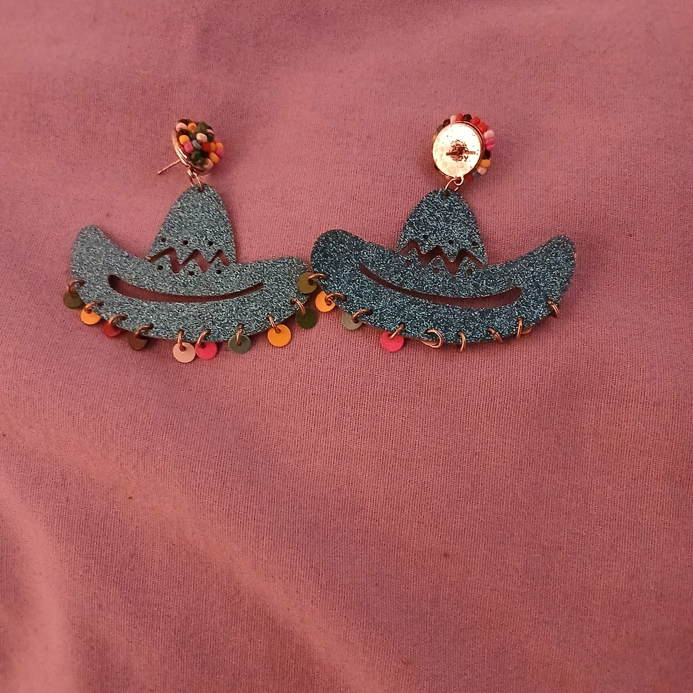 Stylish Gray Sombrero Earrings